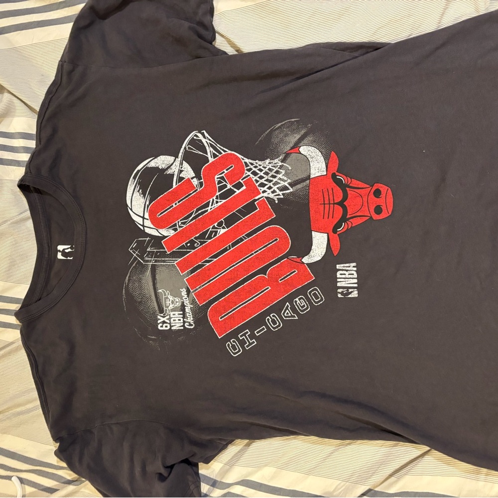Chicago Bulls Graphic T-Shirt - Black and Red